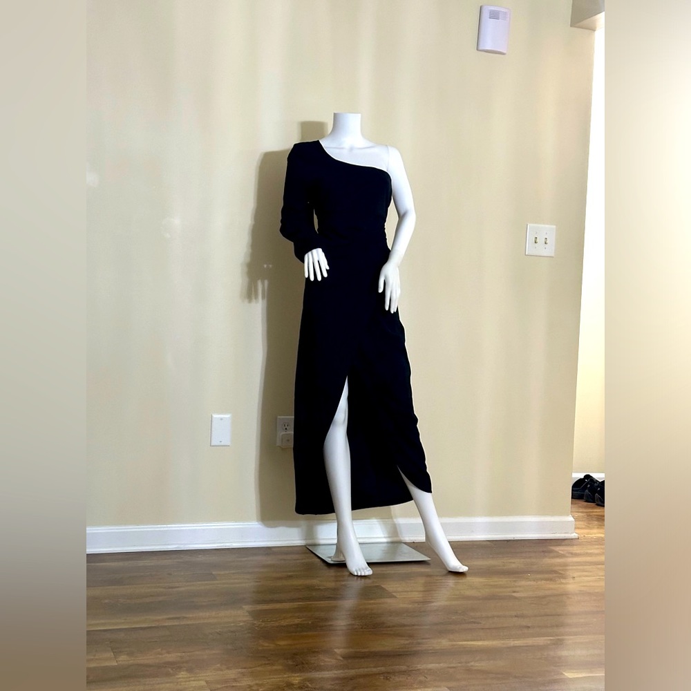 SIZE LARGE Black NWT BRAND ZESICA